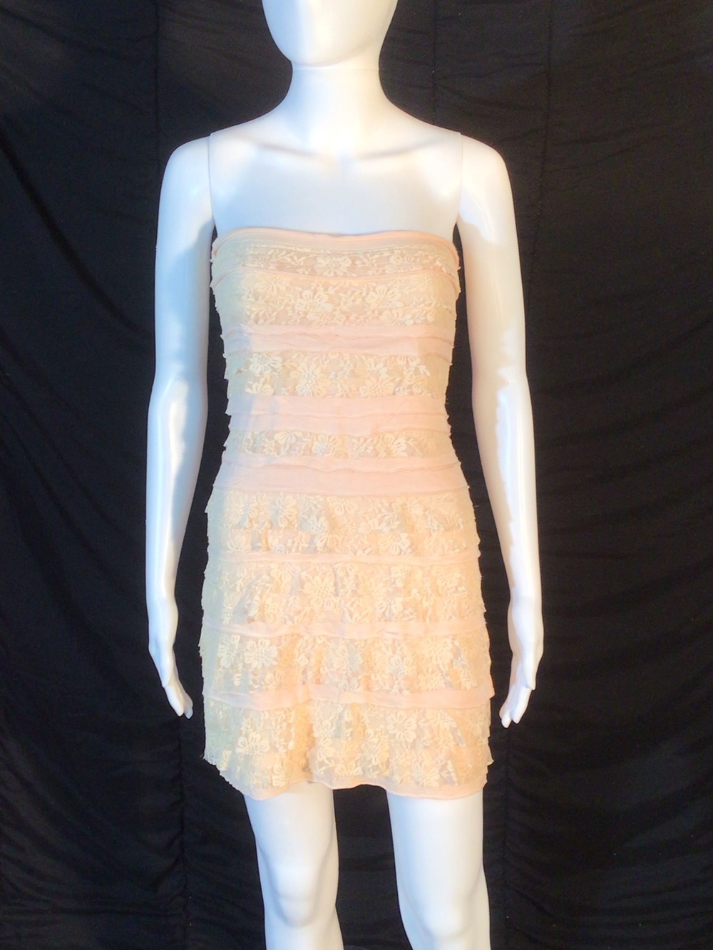 Vintage Express BodyCon lace dress